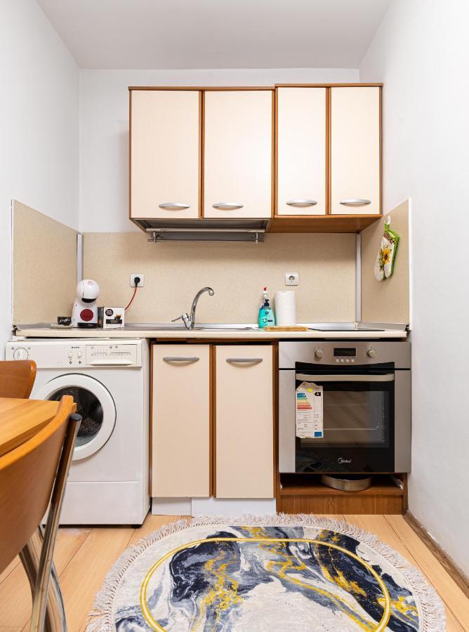 Lovely 1Bd Apartment Close To The Summer Theatre Пловдив Екстериор снимка